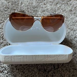 Previously Loved Oakley Women’s Sunglass